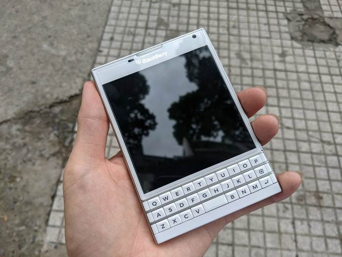 BlackBerry Passport chính hãng