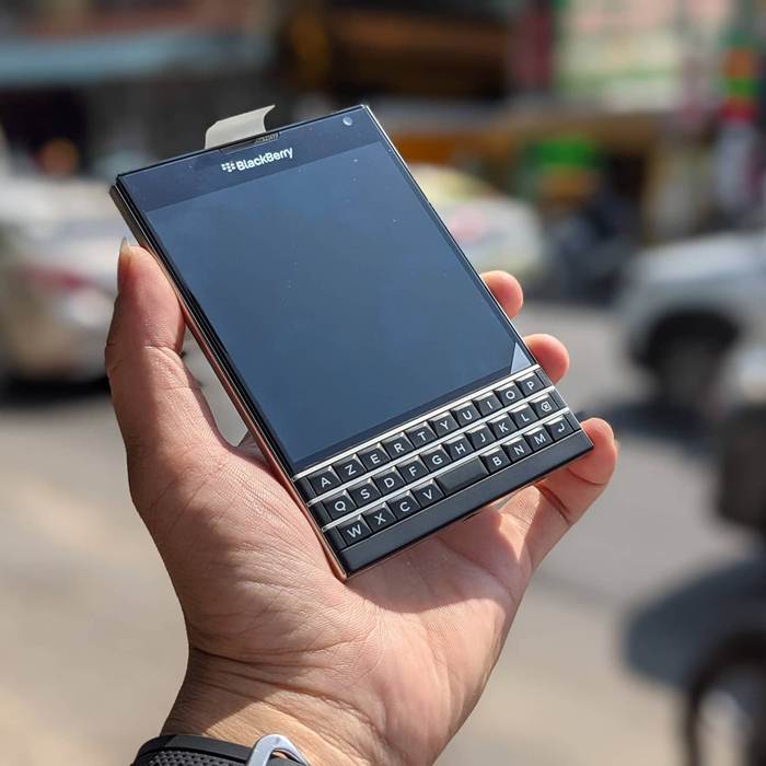 BlackBerry Passport chính hãng