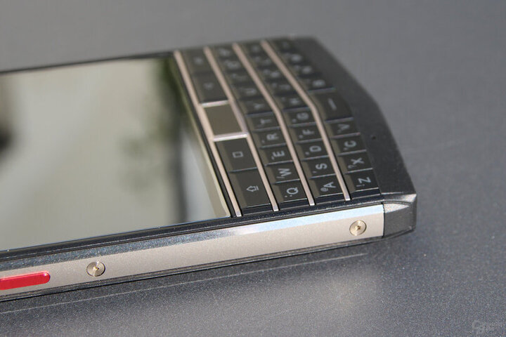 điện thoại BlackBerry Unihertz Titan